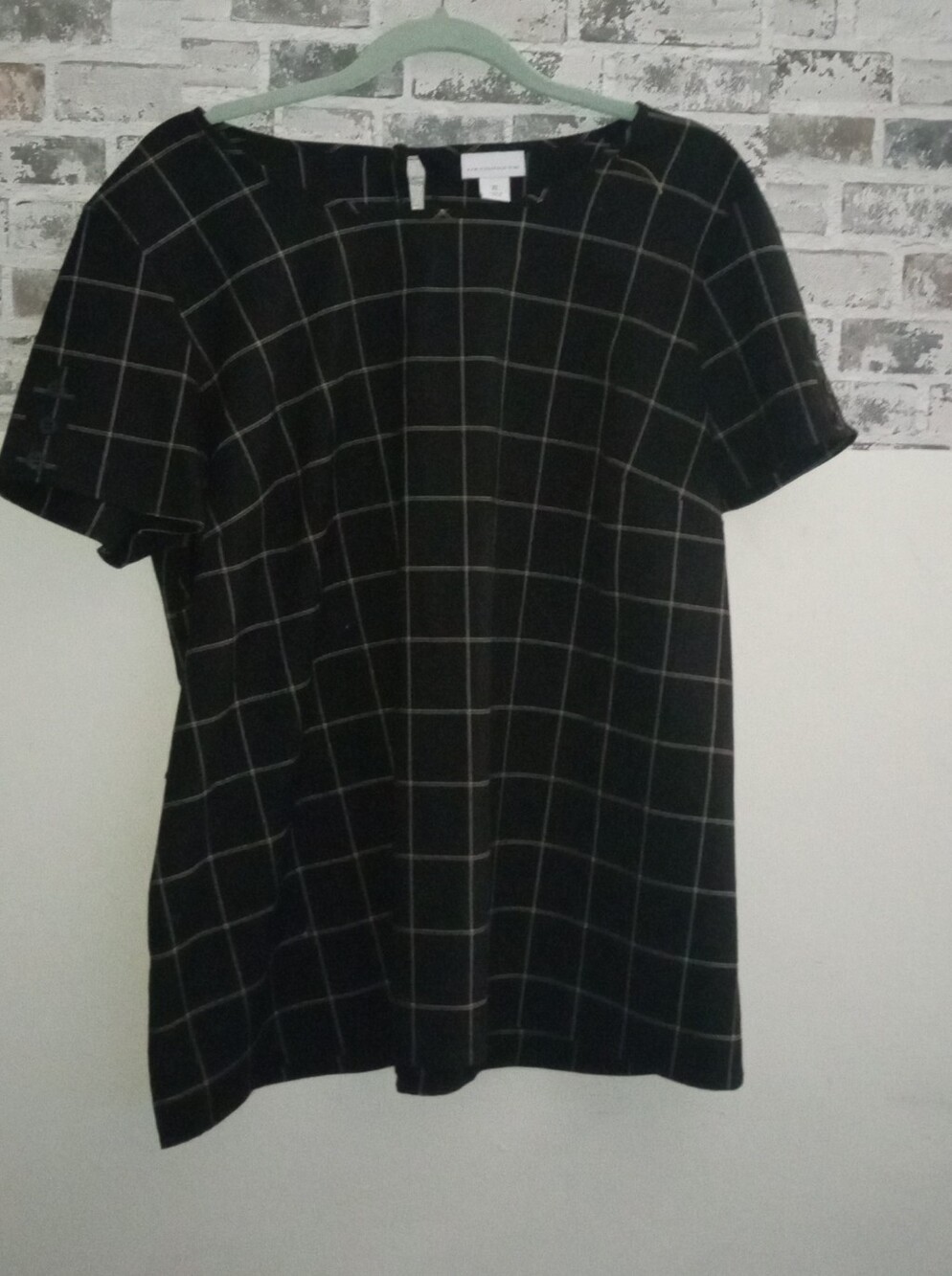 Liz Claiborne Black Windowpane Short Sleeve Top